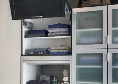 custom closet cabinets